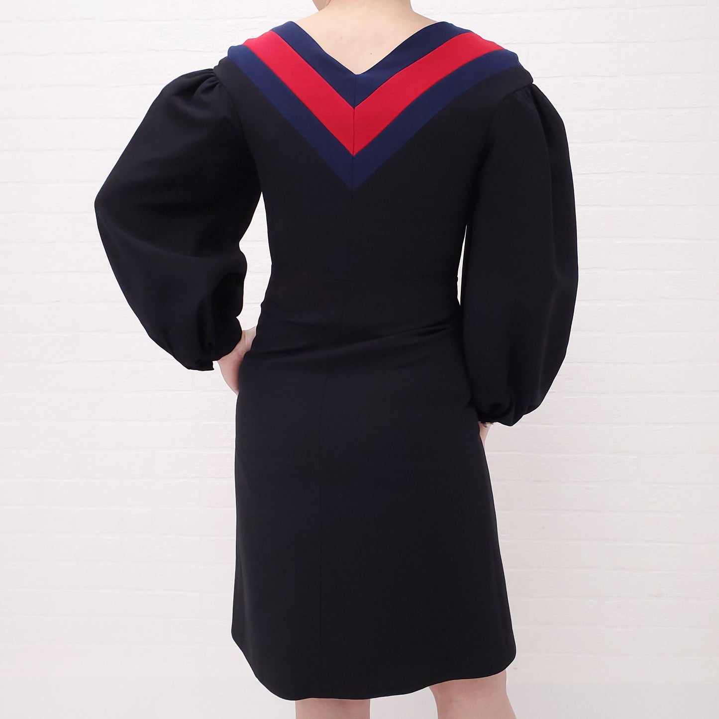 GUCCI BLACK ZIPPER DRESS WITH RED & BLUE STRIPE COLLAR - SIZE 36