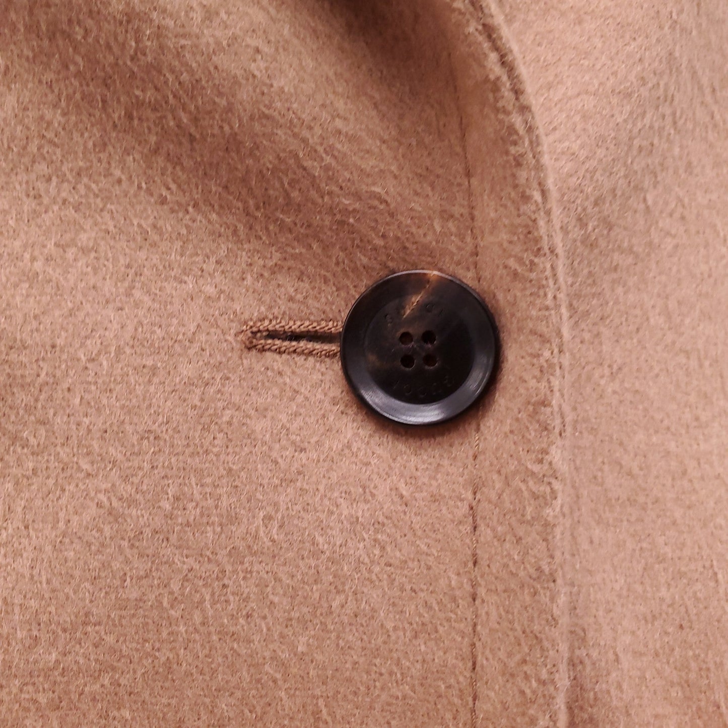 GUCCI CAMEL DOUBLE BREASTED COAT - SIZE 40