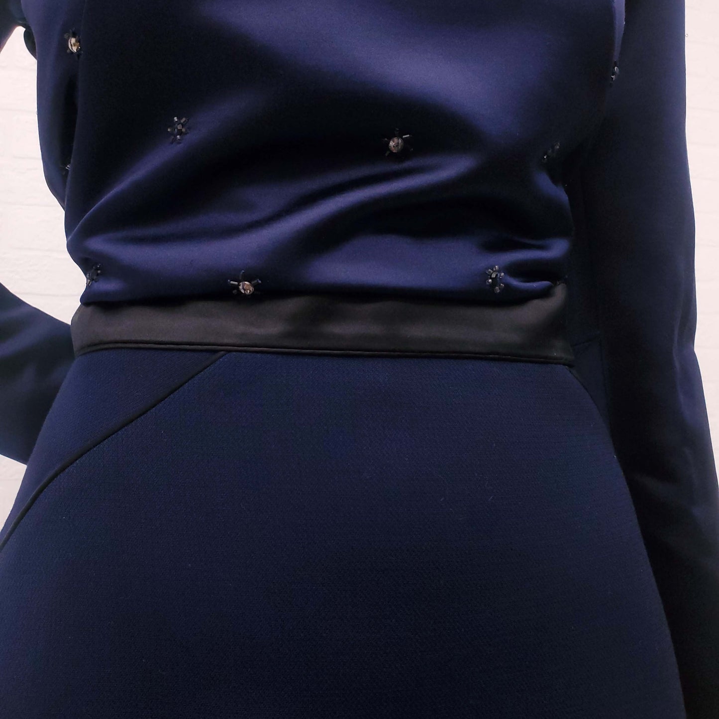 AQUILANO RIMONDI NAVY SEQUIN BLOUSE WITH MATCHING SKIRT - SIZE 42