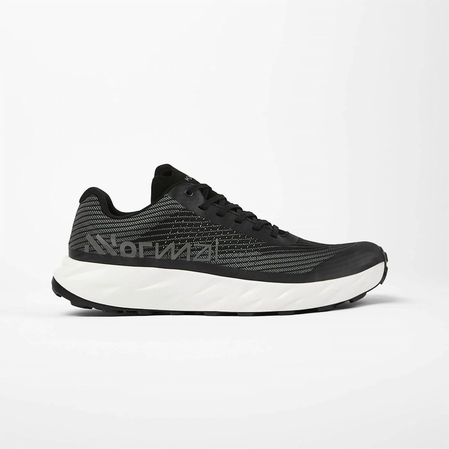 Unisex Kjerag Shoe In Black/grey