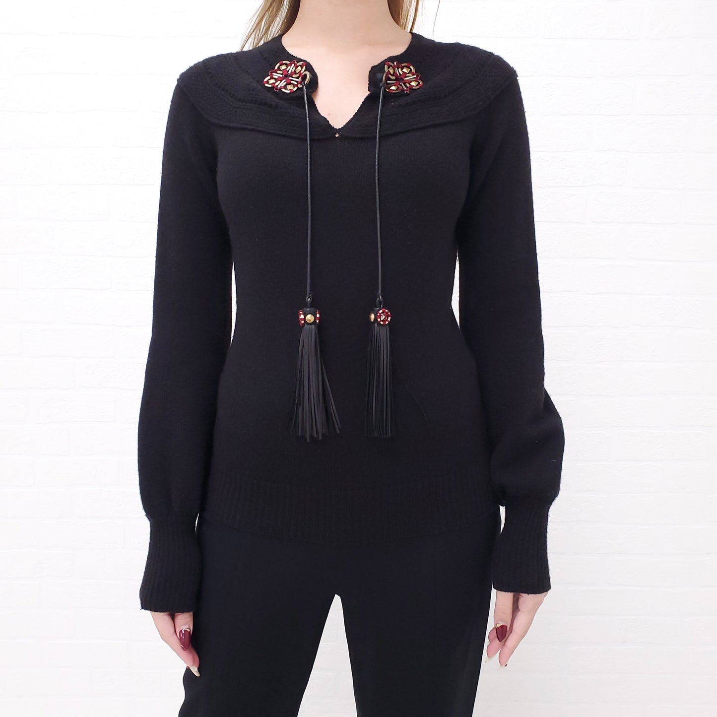 GUCCI BLACK SWEATER WITH TASSEL DETAIL - SIZE M