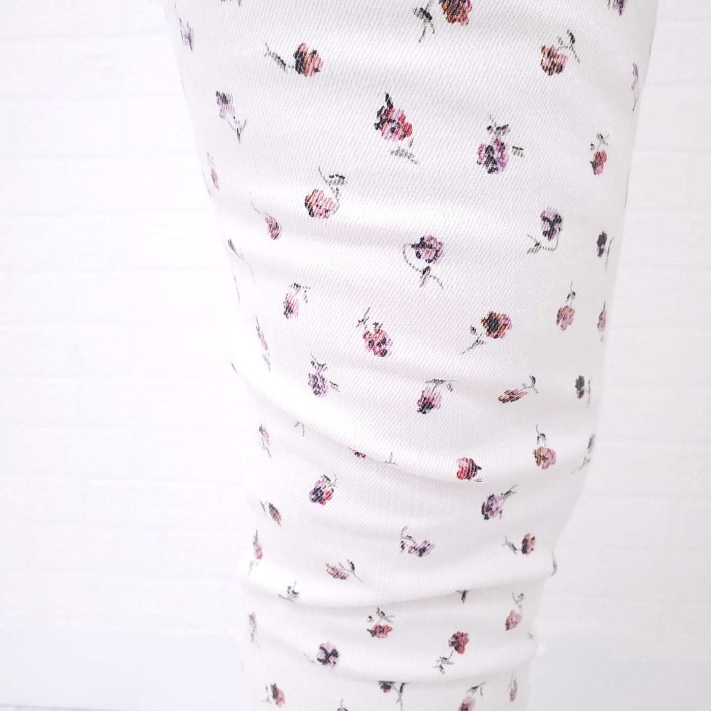CURRENT/ELLIOTT FLORAL WHITE DENIM JEANS - SIZE 30