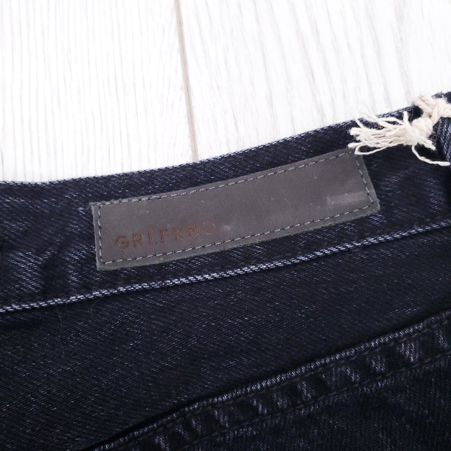 GRLFRND BLACK DENIM SHORTS - SIZE 24
