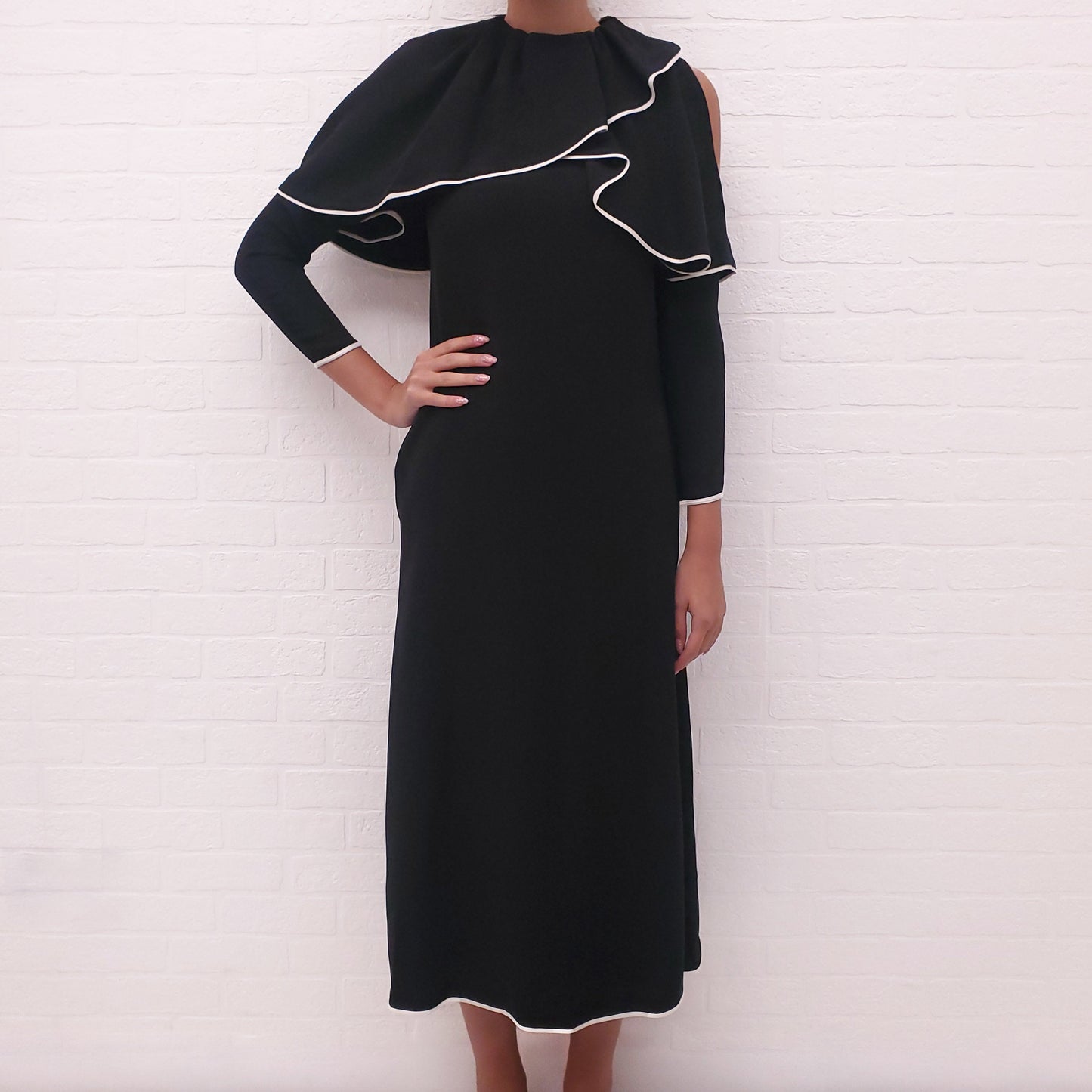 VALENTINO BLACK COLD SHOULDER LAYERED DRESS - SIZE 00