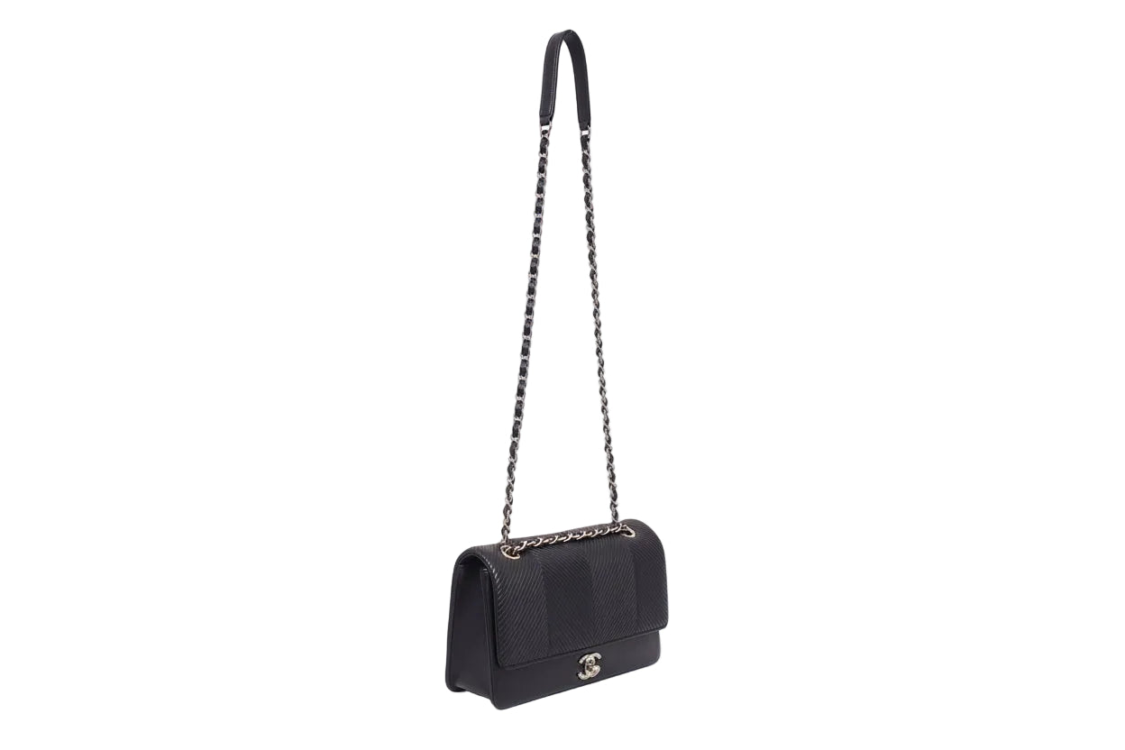 CHANEL BLACK CHEVRON FLAP BAG