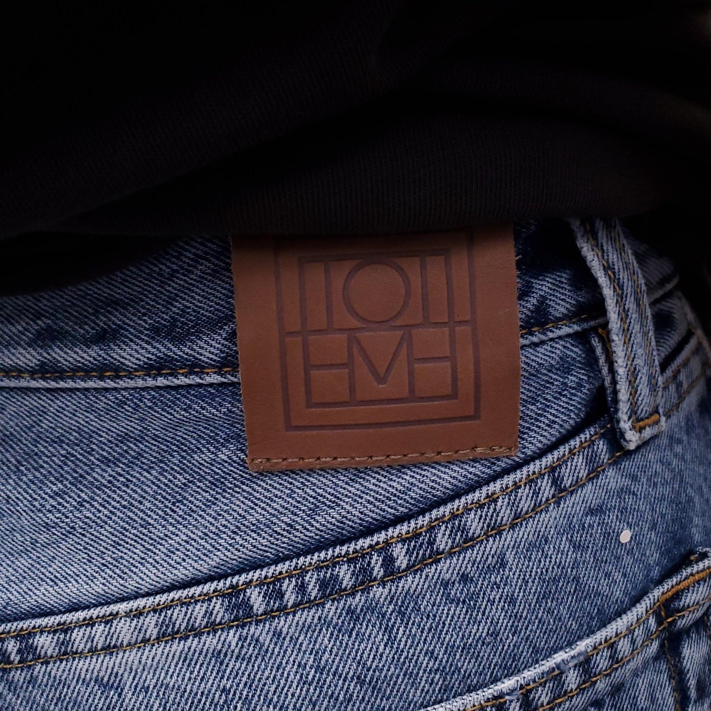 TOTEME BLUE STRAIGHT-LEG JEANS - SIZE 27