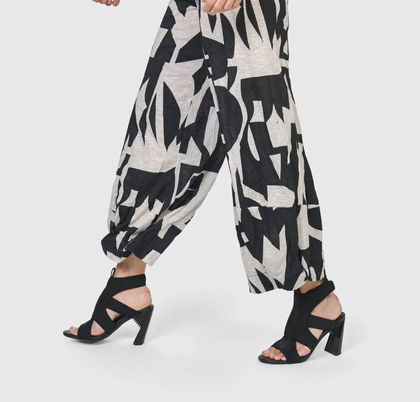 Dayglow Punto Pants In Mono