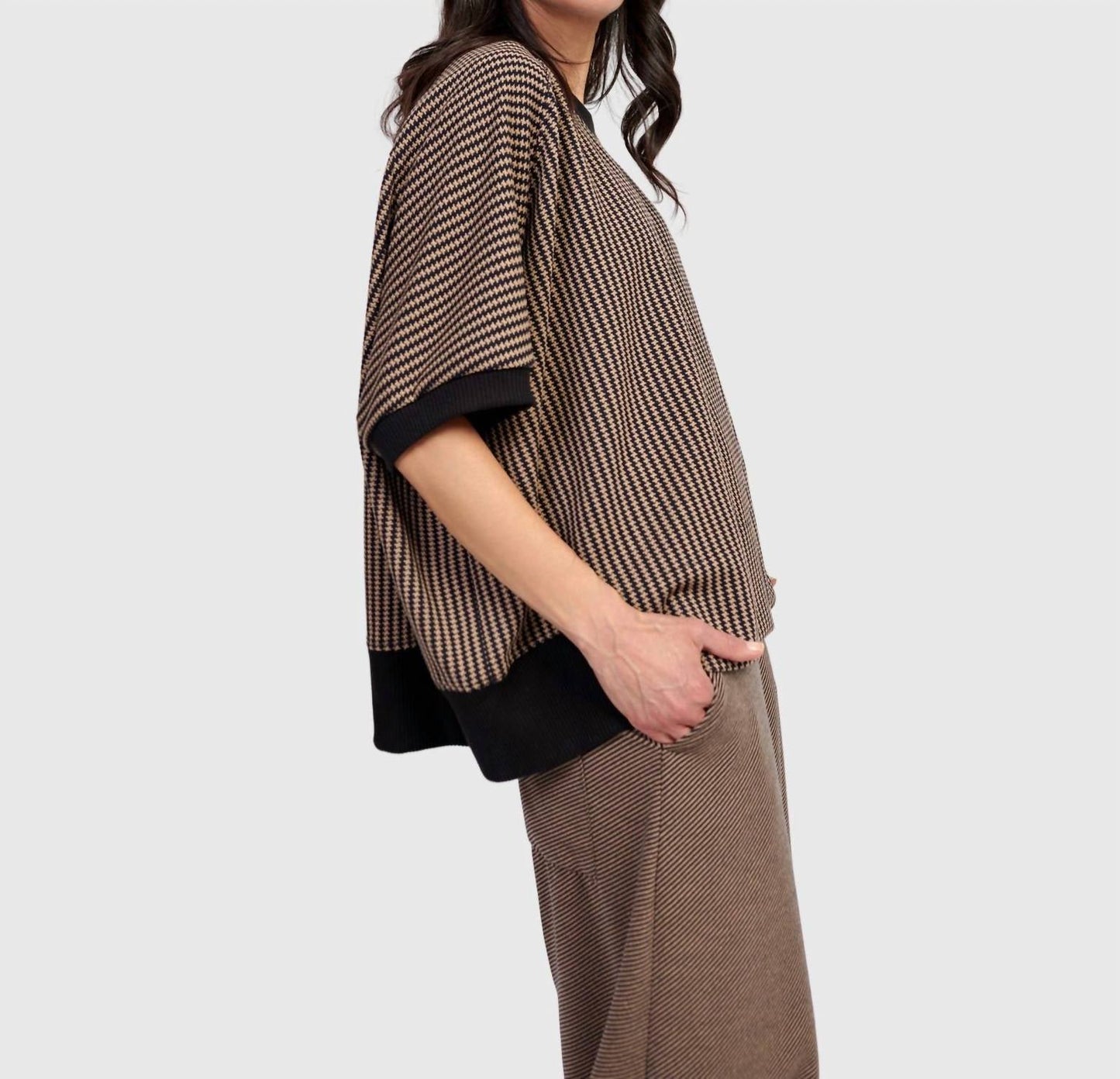Yetta Rounded Top In Chocolate
