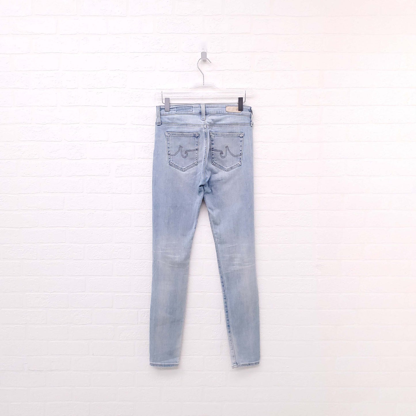 AG 'THE FARRAH SKINNY' JEANS - SIZE 25