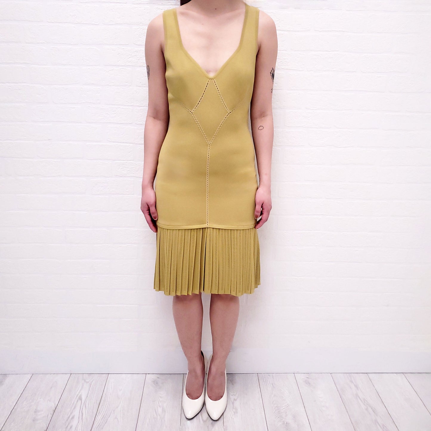 ALAÏA CHARTREUSE FITTED PLEATED DRESS - SIZE 40