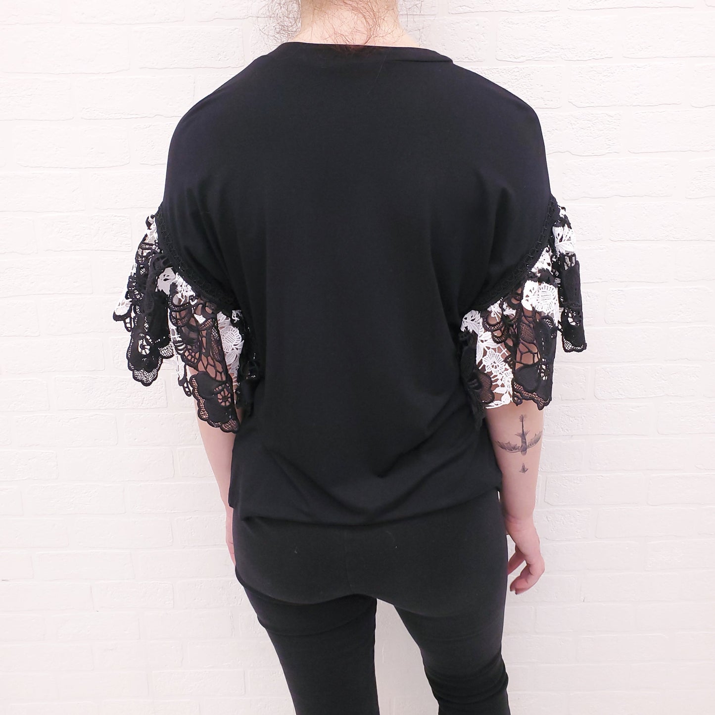 ALEXIS BLACK TOP WITH LACE DETAIL - SIZE M