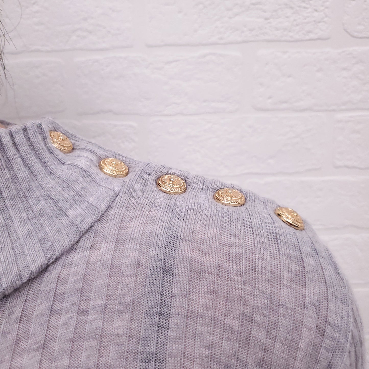 BALMAIN GREY RIBBED LONG SLEEVE WITH GOLD LOGO BUTTONS - SIZE XS