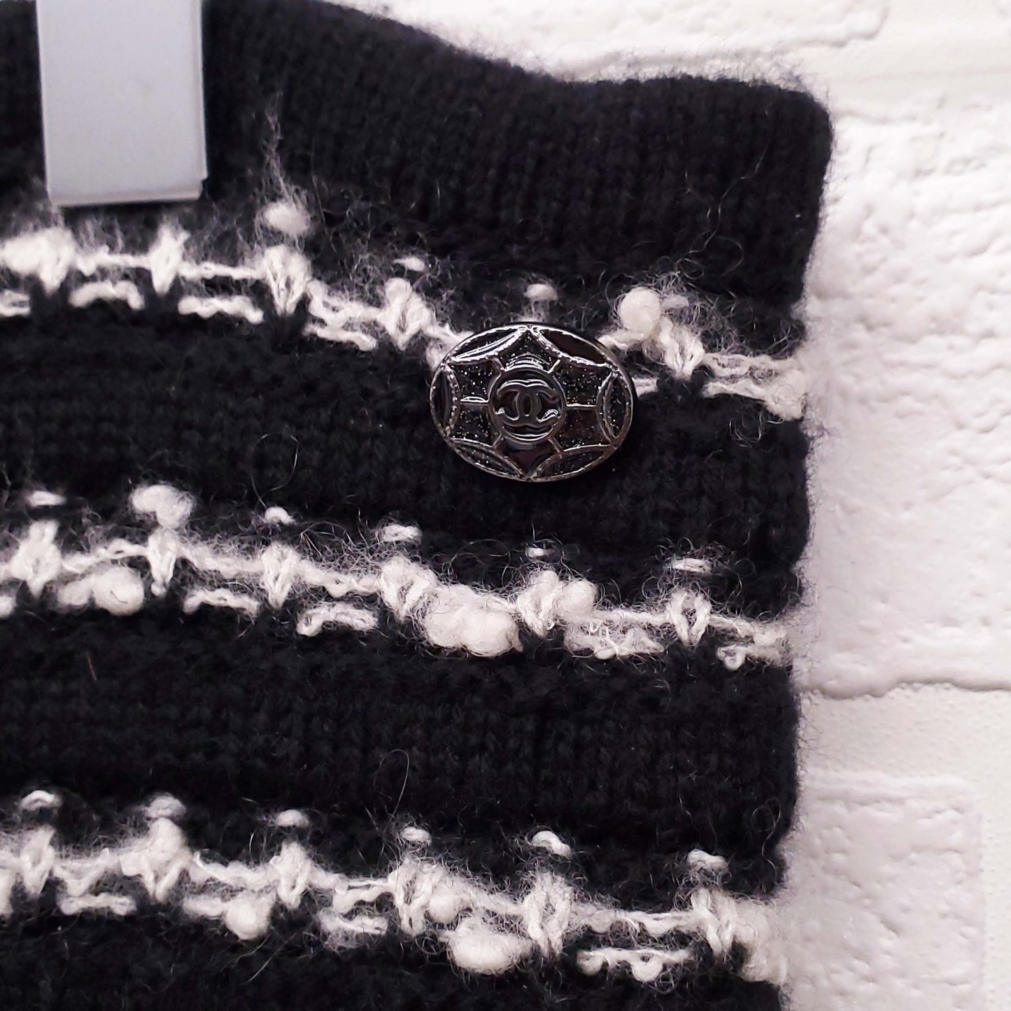 CHANEL 2010 BLACK AND WHITE TWEED JACKET WITH CASHMERE VEST AND SLEEVES - SIZE 42