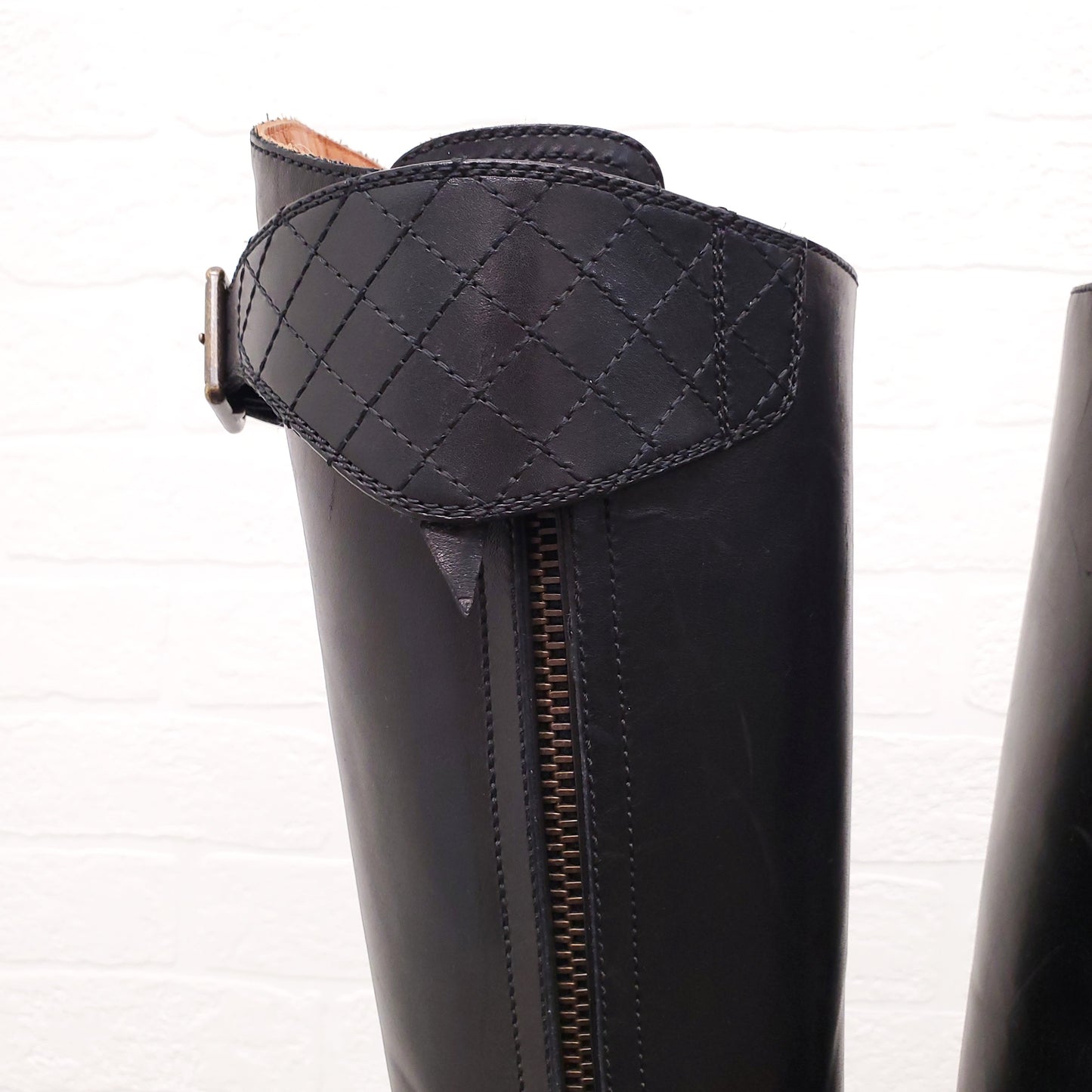 CHANEL BLACK QUILTED RIDING BOOTS WITH BUCKLES - SIZE 39.5