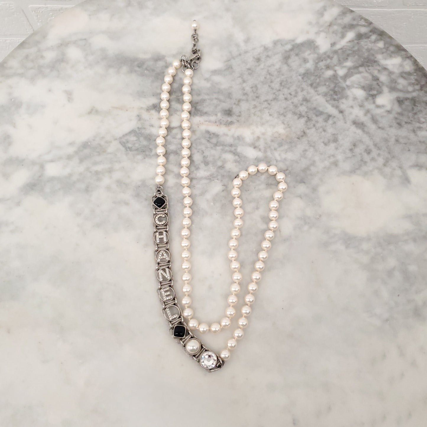 CHANEL PEARL AND SQUARE CRYSTAL 'CHANEL' NECKLACE
