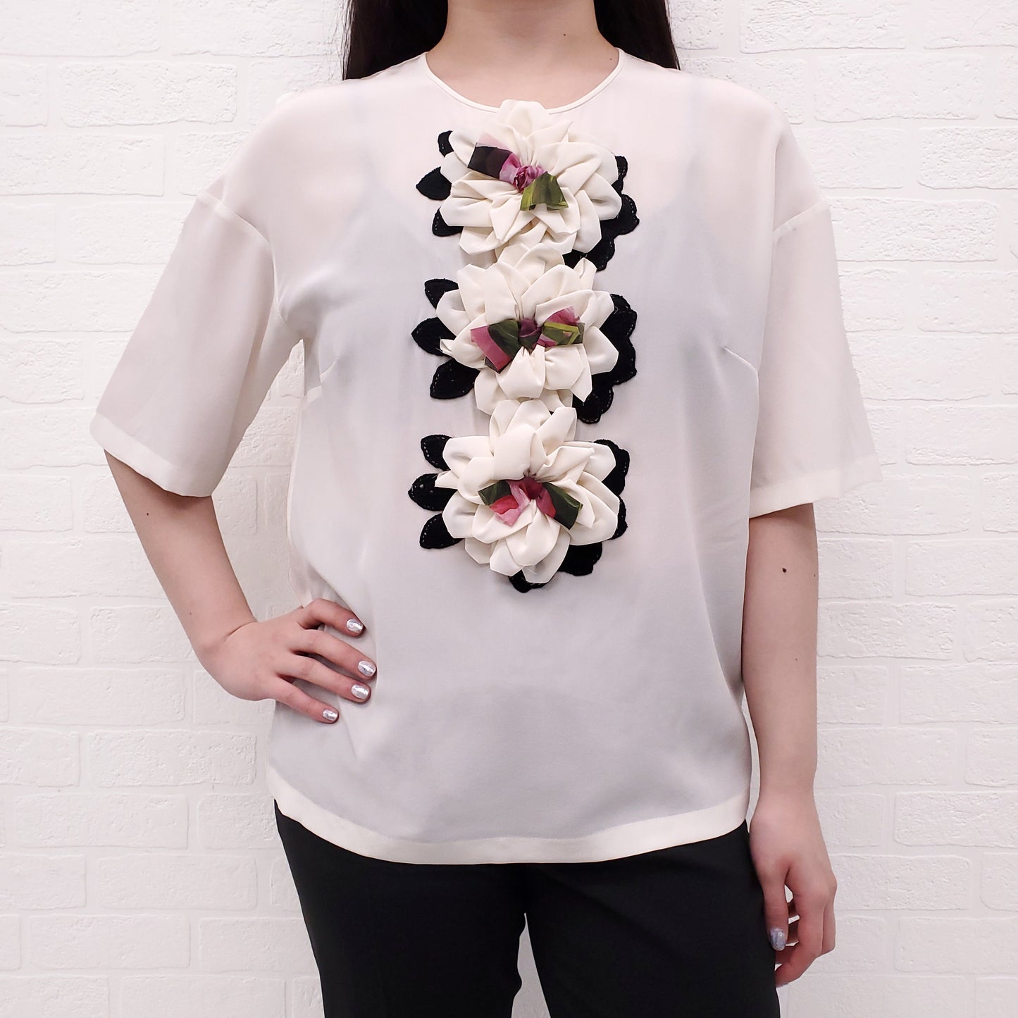 DOLCE & GABBANA CREAM SILK BLOUSE WITH FLOWERS - SIZE 40