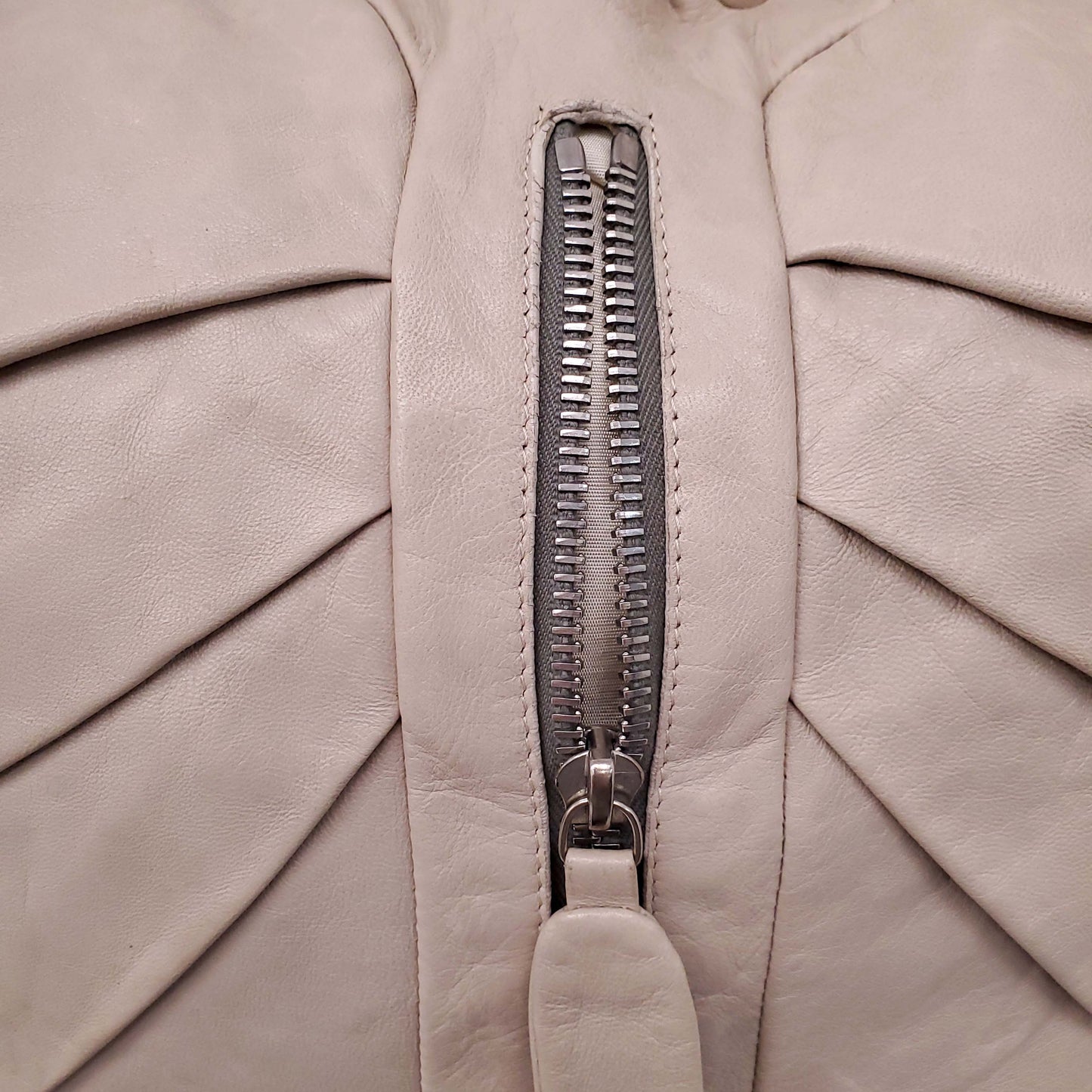 FENDI TAUPE LEATHER SHOULDER BAG WITH FRONT ZIPPER DETAIL
