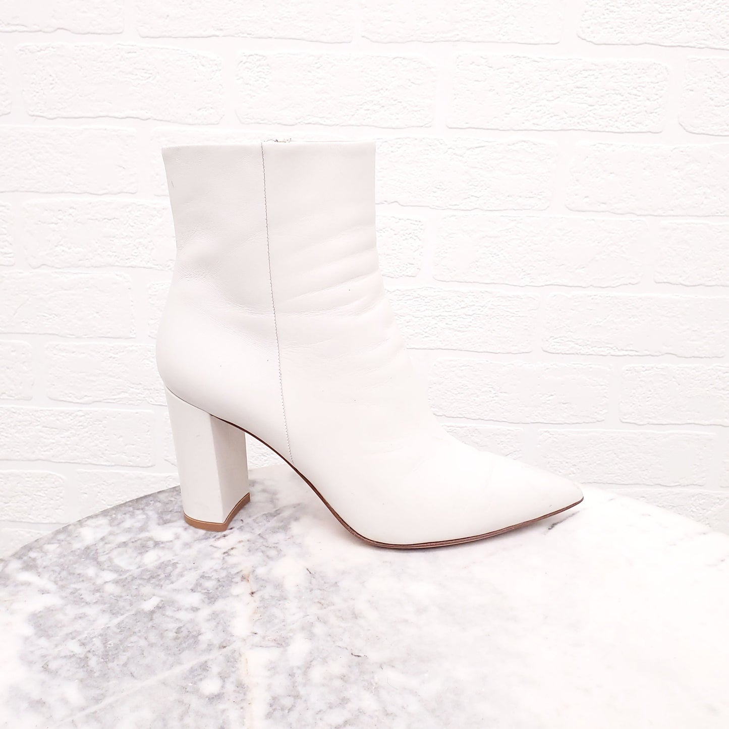 GIANVITO ROSSI CREAM LEATHER BOOTS - SIZE 37.5