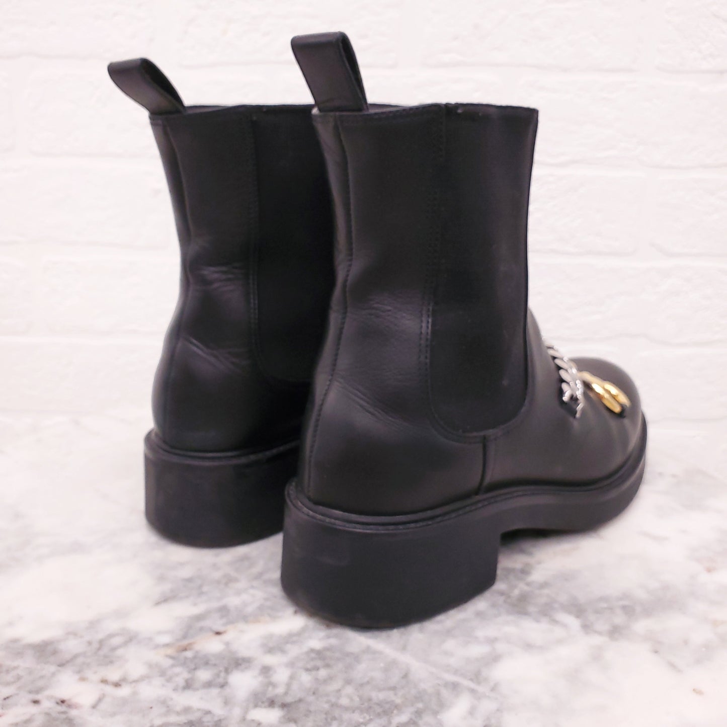 GUCCI BLACK BOOTS WITH HORSEBIT AND CHAIN DETAIL - SIZE 38
