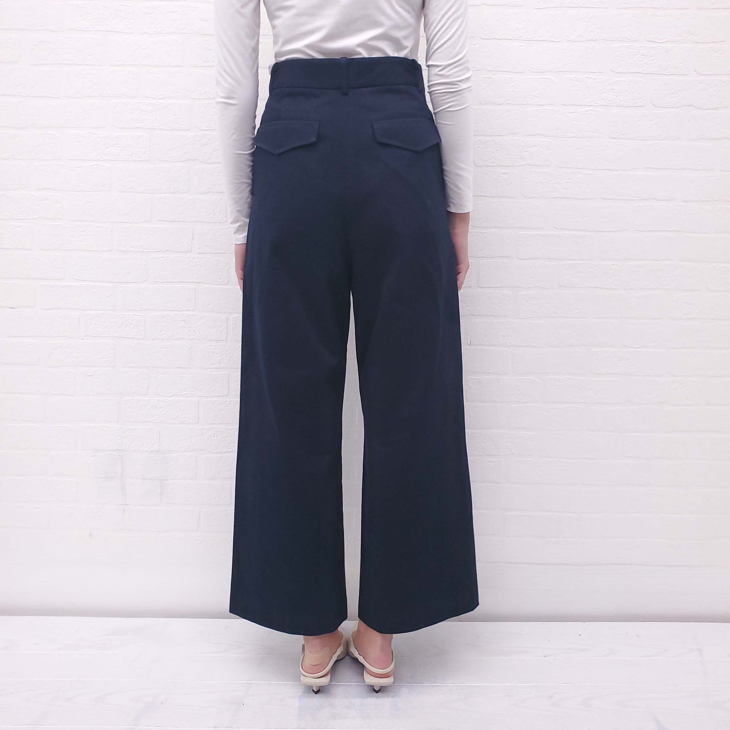 NILI LOTAN NAVY WIDE LEG TROUSERS - SIZE 2