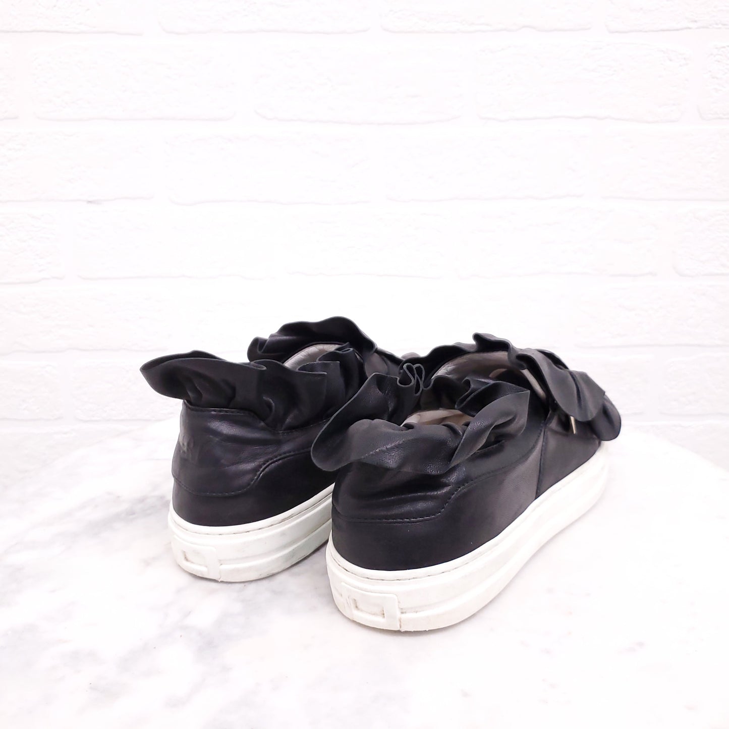ROGER VIVIER BLACK LEATHER RUFFLE SNEAKERS WITH ZIPPER DETAIL - SIZE 38.5