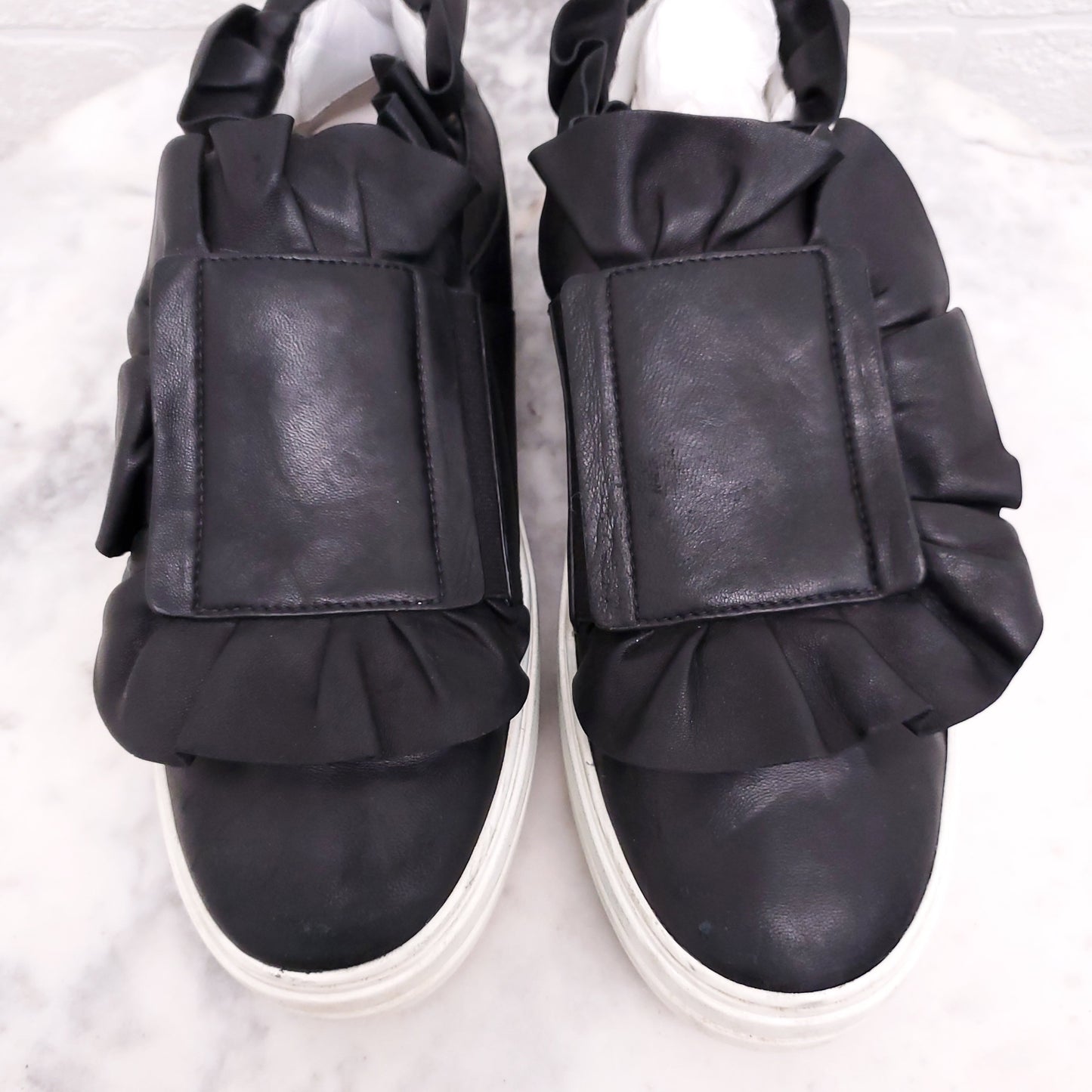 ROGER VIVIER BLACK LEATHER RUFFLE SNEAKERS WITH ZIPPER DETAIL - SIZE 38.5