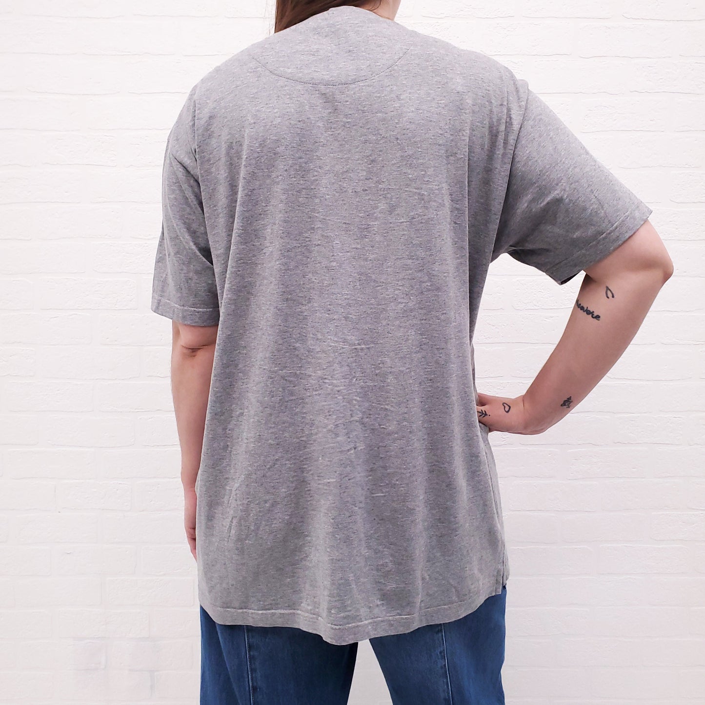 VALENTINO GREY BEADED LOGO T-SHIRT - SIZE XL