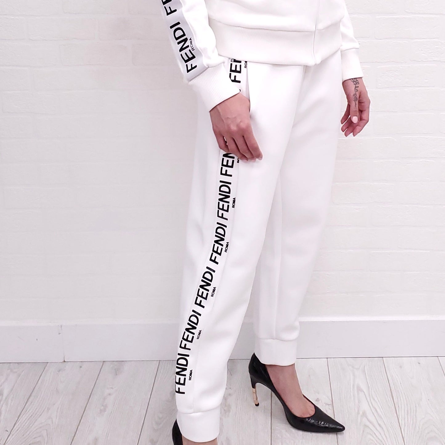 FENDI WHITE LOGO SWEATPANTS - SIZE 44